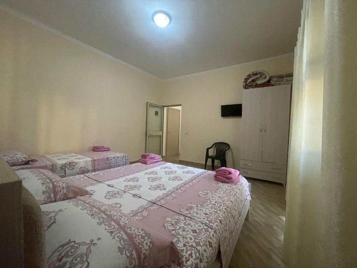 Vila Leo Aparthotel Golem  Exteriör bild